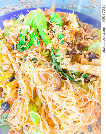 Stir-fried rice noodles in Taiwan 93087335