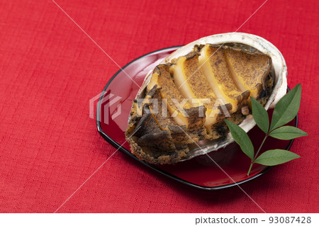 年菜5_清酒帶殼鮑魚_背景紅 年菜5_清酒帶殼鮑魚_背景紅 93087428