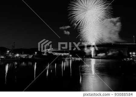 （黑白） 93088584