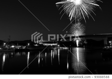 (Black and white) 93088588