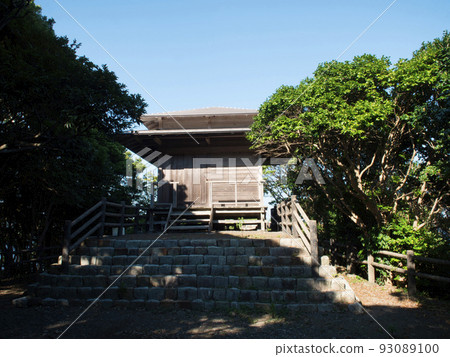 Ruins of an ancient whaling preparation room, Taiji Town, Wakayama Prefecture Ruins of an ancient whaling preparation room, Taiji Town, Wakayama Prefecture 93089100