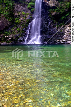 Kiyona Waterfall Kiyona Waterfall 93089375