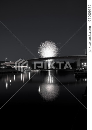 (黑白) (黑白) 93089682