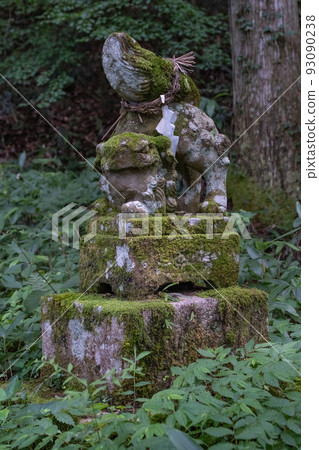 鳥取縣日野町瀧山神社的小馬努 鳥取縣日野町瀧山神社的小馬努 93090238