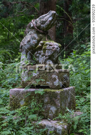 鳥取縣日野町瀧山神社的小馬努 鳥取縣日野町瀧山神社的小馬努 93090239