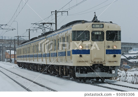 Nippo本線Minamiyukibashi-Niitabaru JR九州415系列FM6編隊（南福岡） 93093306