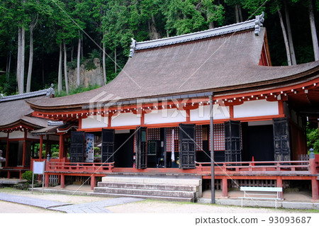 Three Buddhas Hall of Chomeiji Temple (Shiga) 93093687