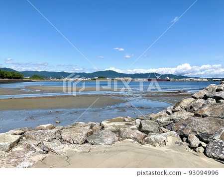 退潮時的春日浦海灘[愛知縣蒲郡市片原町] 93094996