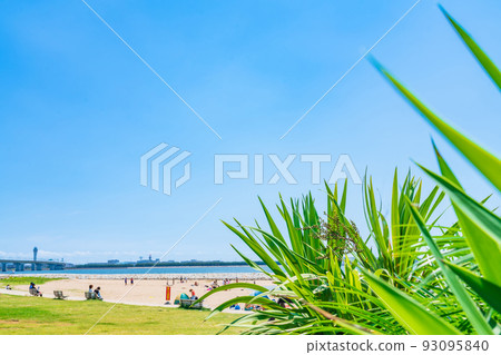 夏季的常滑臨空海灘熱鬧非凡（愛知縣常滑市） 93095840
