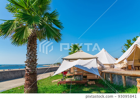 夏季的常滑臨空海灘熱鬧非凡（愛知縣常滑市） 93095841