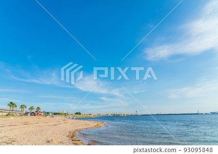夏季的常滑臨空海灘熱鬧非凡(愛知縣常滑市) 夏季的常滑臨空海灘熱鬧非凡(愛知縣常滑市) 93095848