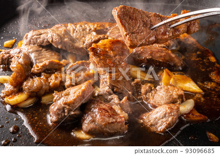 牛肉鐵板燒 93096685