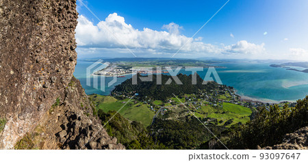 從新西蘭旺格雷角的馬納亞山山頂俯瞰 93097647