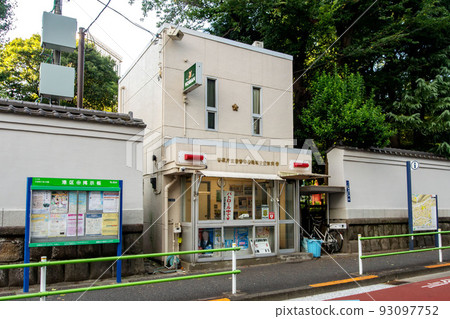 Kamezuka Park Police Box, Mita Police Station, Tokyo Metropolitan Police Department, Minato Ward 93097752
