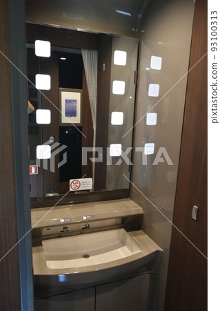 JR東海HC85系列柴油洗車盆 JR東海HC85系列柴油洗車盆 93100313