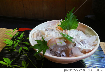 Slightly sweet and addictive taste! trout sashimi 93106012