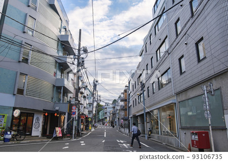 Sarugakucho Uguisudanicho, a quiet residential area and restaurants in Shibuya Ward, Tokyo 93106735