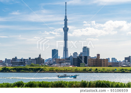 "Tokyo" Tokyo Sky Tree seen from the Arakawa riverbed in Yotsugi "Tokyo" Tokyo Sky Tree seen from the Arakawa riverbed in Yotsugi 93106939