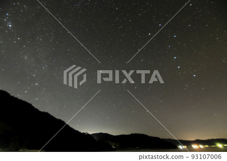 Setouchi winter starry sky Cassiopeia and the Big Dipper in the northern starry sky Setouchi winter starry sky Cassiopeia and the Big Dipper in the northern starry sky 93107006