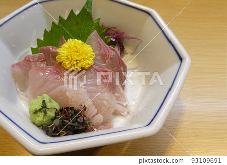 Fatty dolphin sashimi is sweet and delicious. Fatty dolphin sashimi is sweet and delicious. 93109691