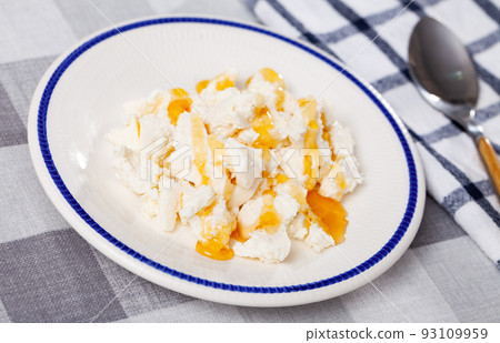 Soft whey cheese mato from goat milk with honey 93109959