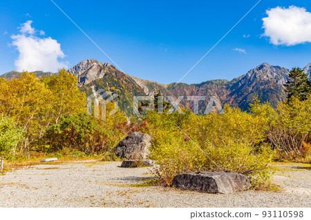 Tateyama Kurobe Alpine Route in Autumn Kurobedaira Station Square and Ushiro Tateyama Mountain Range in Autumn Tateyama Kurobe Alpine Route in Autumn Kurobedaira Station Square and Ushiro Tateyama Mountain Range in Autumn 93110598