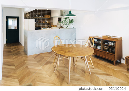 renovated house 93110924