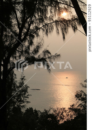 the Scenic View Of Sea Against Sky During Sunset the Scenic View Of Sea Against Sky During Sunset 93112929