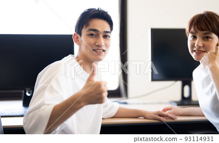 PC classroom student 93114931