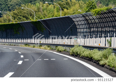 Highway driving image 93115527
