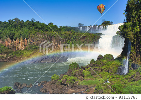 世界遺產伊瓜蘇瀑布上的彩虹 世界遺產伊瓜蘇瀑布上的彩虹 93115763