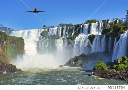 飛機飛越世界遺產伊瓜蘇瀑布 飛機飛越世界遺產伊瓜蘇瀑布 93115764