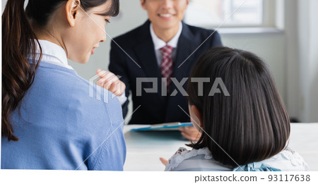 一個給予職業指導的人 93117638