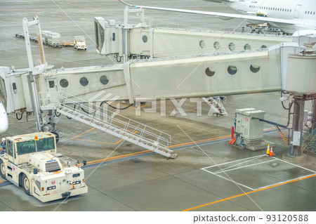 Boarding bridge passenger boarding bridge (New Chitose Airport) Boarding bridge passenger boarding bridge (New Chitose Airport) 93120588