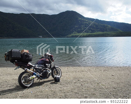 Lake and bike 93122222
