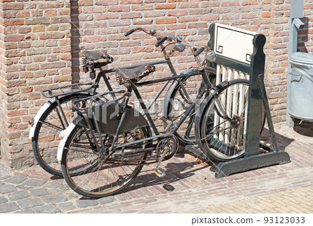 Old-fashioned means of transport from the last century 93123033