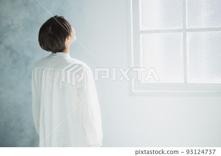 白色的一塊女人 93124737