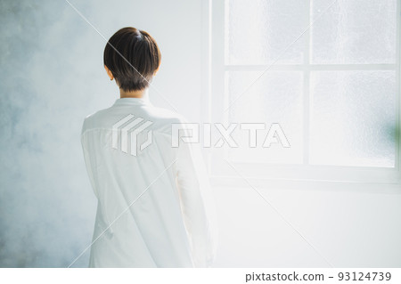 白色的一塊女人 白色的一塊女人 93124739