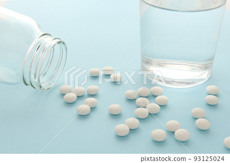 Water and glass 12 for taking prescribed medicines and tablets at the hospital Water and glass 12 for taking prescribed medicines and tablets at the hospital 93125024