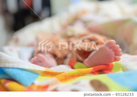 cute baby feet 93126233