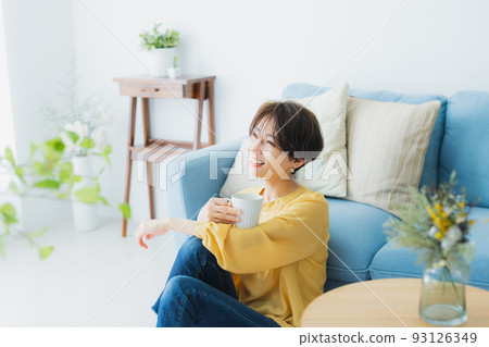 Living ladies 93126349