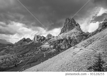 Averau Mountain and Rifugio Averau in Dolomites Averau Mountain and Rifugio Averau in Dolomites 93128255