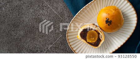 中秋節 月餅 蛋黃酥 中秋 Mid-Autumn Festival Moon cake げっぺい 93128550