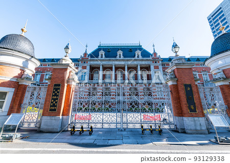 東京千代田區霞關前法務省本館（紅磚建築）晴天 93129338