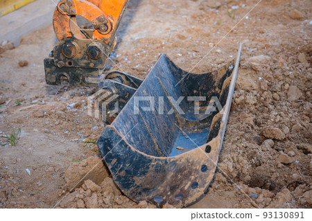 Repair of the excavator bucket, replacement of the nozzle on the boom. Repair of the excavator bucket, replacement of the nozzle on the boom. 93130891