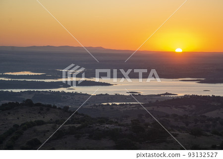 PORTUGAL ALENTEJO MONSARAZ LAKE PORTUGAL ALENTEJO MONSARAZ LAKE 93132527