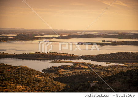 PORTUGAL ALENTEJO MONSARAZ LAKE PORTUGAL ALENTEJO MONSARAZ LAKE 93132569