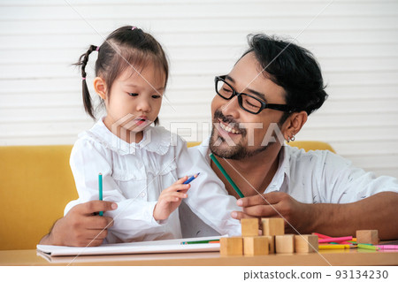 Father and kids Father and kids 93134230