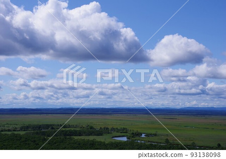 俯瞰釧路濕原的北海道細岡展望台 俯瞰釧路濕原的北海道細岡展望台 93138098