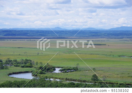 俯瞰釧路濕原的北海道細岡展望台 93138102